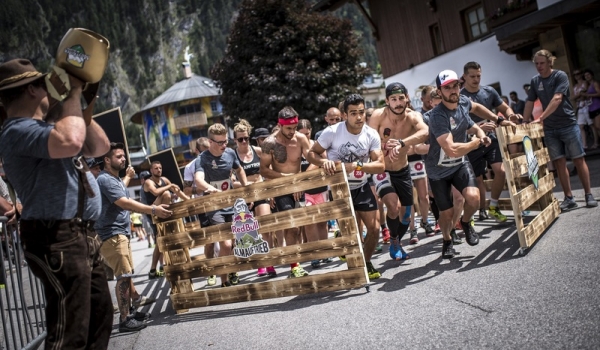 Red_Bull_Almauftrieb_Start__Sebastian_Marko_Red_Bull_Content_Pool.jpg